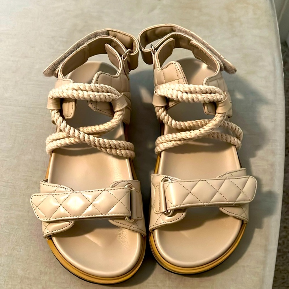 ALOHAS
HOOK LOOP BRAIDED BEIGE
SANDALS Size 8.5